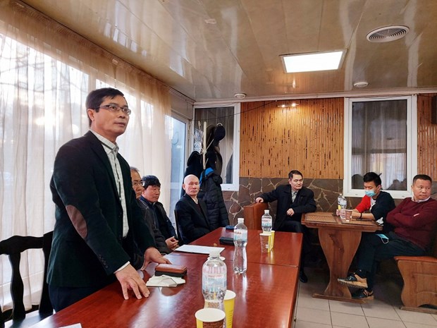 Ambassador visits Vietnamese community in Ukraine’s southern provinces